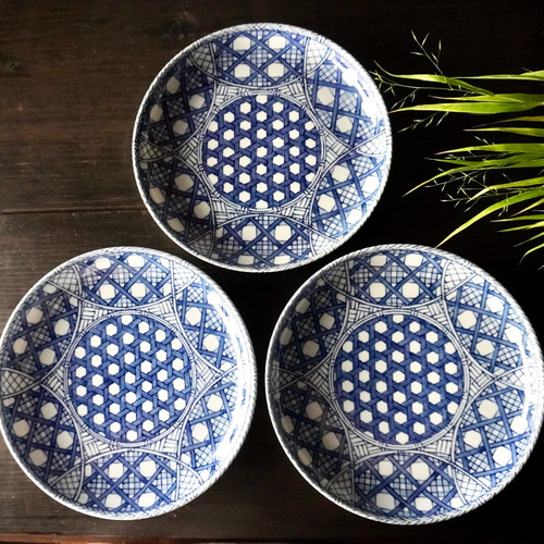 渡邊美術店 - 古染付皿二枚 | 古美術品専門サイト fufufufu.com