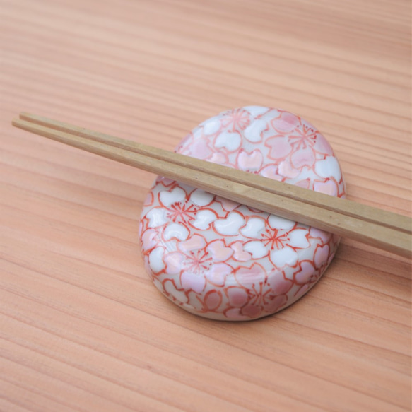 ピンク桜詰め箸置き 1枚目の画像
