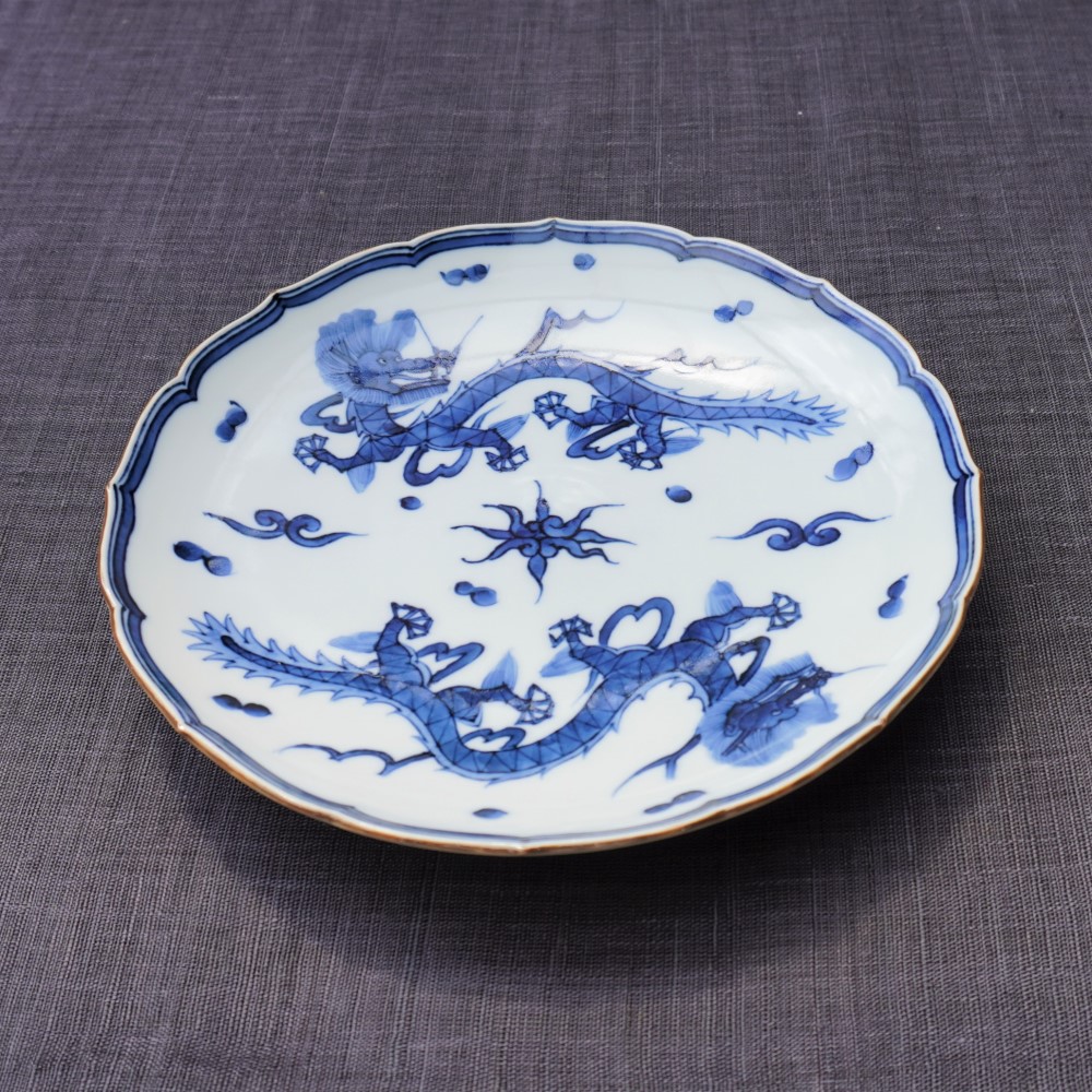 染付雲竜画輪花7寸皿　約20.5.cm