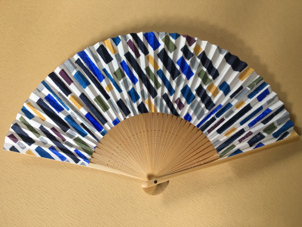 和紙製 型染め 扇子＊お食事どきの感染対策にマスクを外した口元を隠す