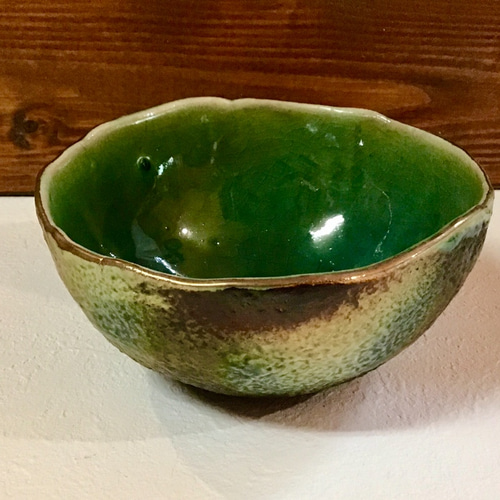 制作中です。石目金彩の鉢 ちようど お茶碗サイズ 抹茶碗がわりにも