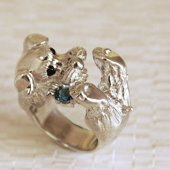 咬珠寶的雪納瑞戒指【包郵】一心咬珠寶的雪納瑞戒指 第1張的照片