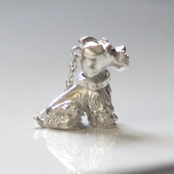 Sitting schnauzer charm pendant 2 [Free shipping] 可以刻上坐著的下垂耳朵雪納瑞 第8張的照片