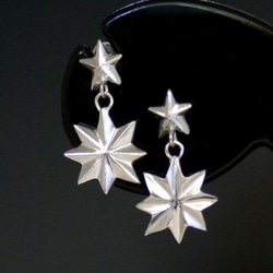 八芒星のピアス【国内送料無料】両面を装飾された星が揺れるピアスです 9枚目の画像