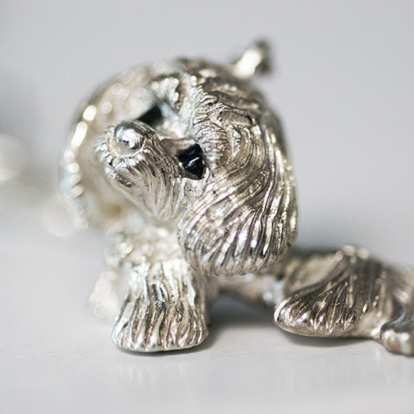 Toy poodle charm pendant looking up [國內免運費] 玩具貴賓犬坐著仰頭時的多功能魅力 第3張的照片