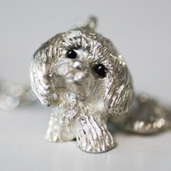 Toy poodle charm pendant looking up [國內免運費] 玩具貴賓犬坐著仰頭時的多功能魅力 第6張的照片