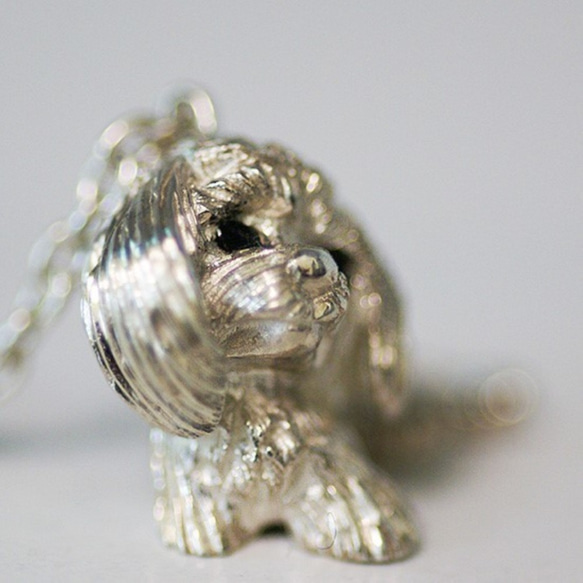 Toy poodle charm pendant looking up [國內免運費] 玩具貴賓犬坐著仰頭時的多功能魅力 第8張的照片