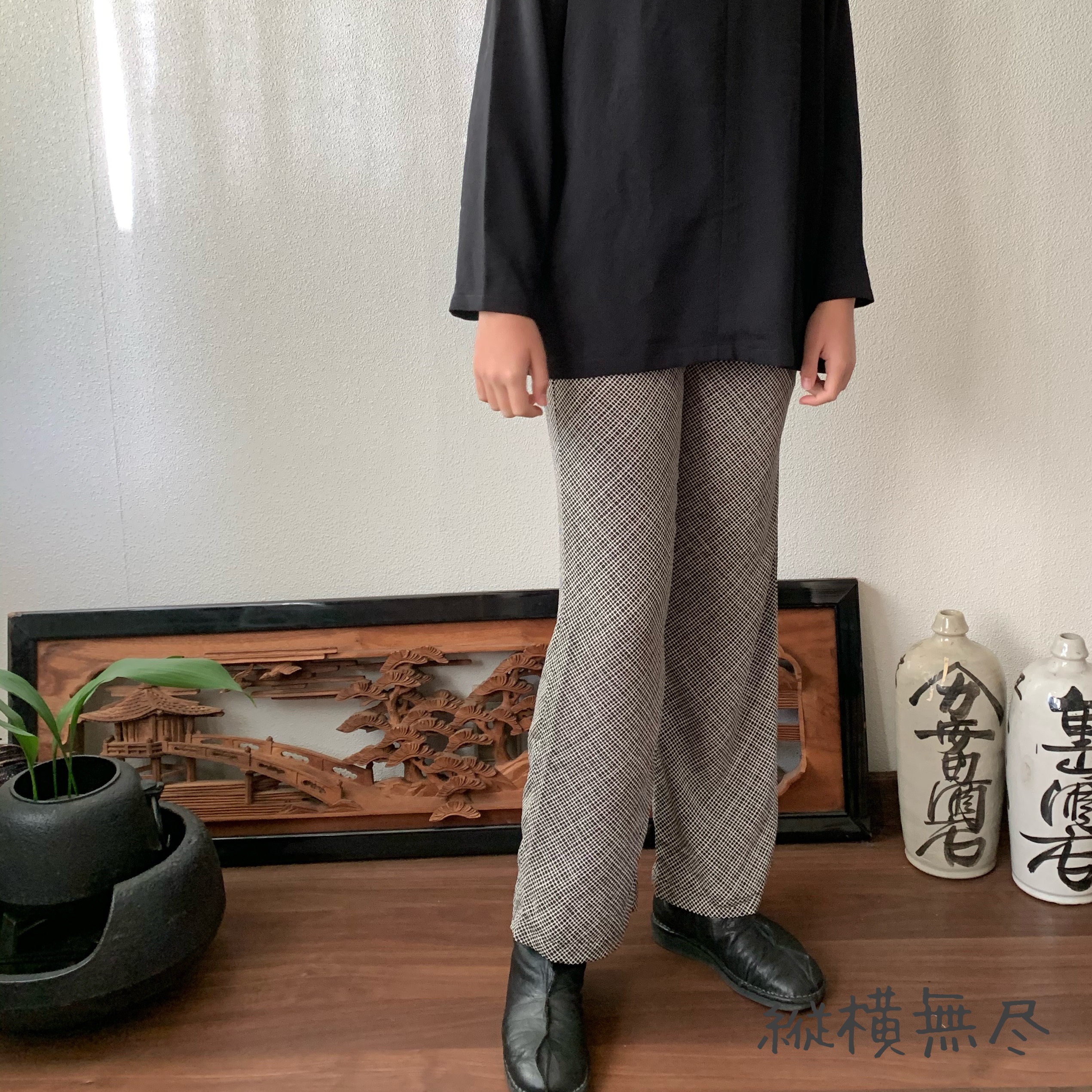 シンプルで使いやすいバイヤスちりめんパンツ　色や柄によって表情が変わるのが楽しい