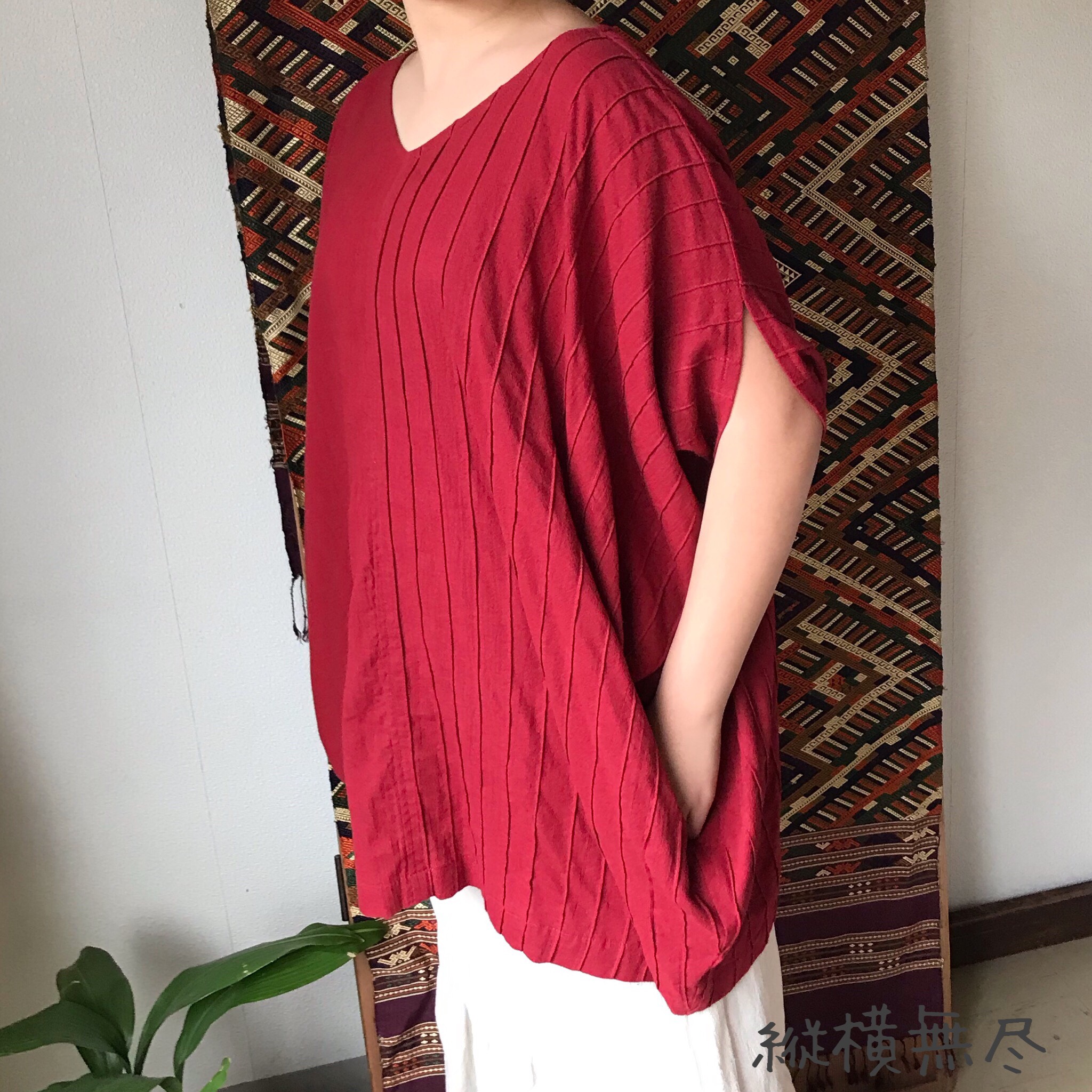 片面ピンタックのビックコットンブラウス　赤