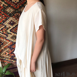 贅沢な布使いでＡラインのシルエットがとても美しいコットンマキシ丈ワンピース　白 6枚目の画像
