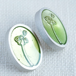 フランス製　お花のボタン 15mm　ライトグリーン　(2個) 3枚目の画像