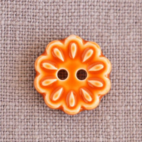 (2個) 12mm ブラウンのお花ボタン　フランス製 3枚目の画像