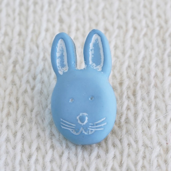 (3個) 15mm 水色うさぎボタン　フランス製 ＊ ウサギ ブルー 3枚目の画像