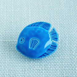 お魚のボタン　2個　ブルー　フランス製 1枚目の画像