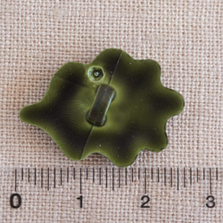 (２個) 葉っぱのボタン　グリーン25mm　フランス製 5枚目の画像