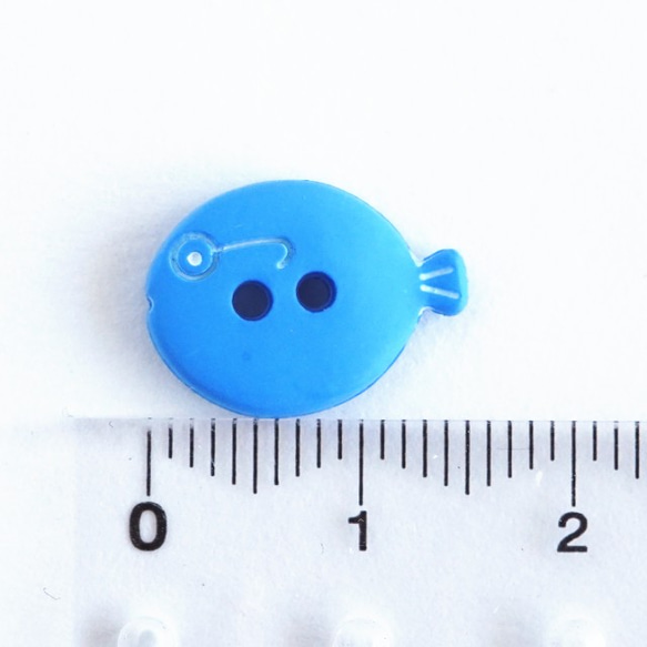 (3個) 15mm メガネの魚のボタン　ブルー　フランス製 ＊ 青 眼鏡 3枚目の画像