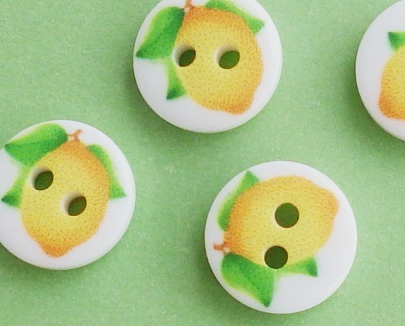 レモンのボタン(3個) フランス製 1枚目の画像