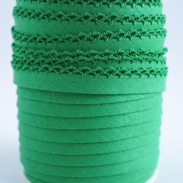 (1m) ピコットバイアステープ　グリーン　スペイン製 ＊ 縁編み 緑 無地 4枚目の画像