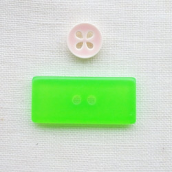 (2個) 35mm ネオングリーンの大きいボタン フランス製 ＊ ネオンカラー、蛍光色 4枚目の画像