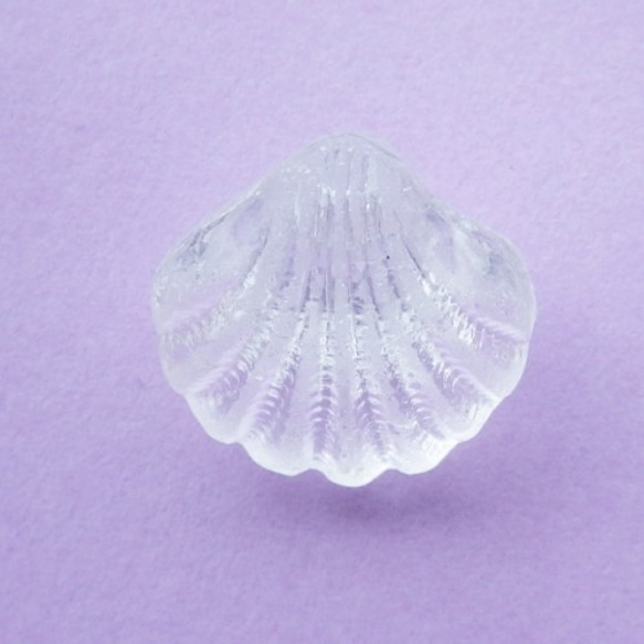 貝殻型のアンティークガラスボタン　オーストリア製 4枚目の画像