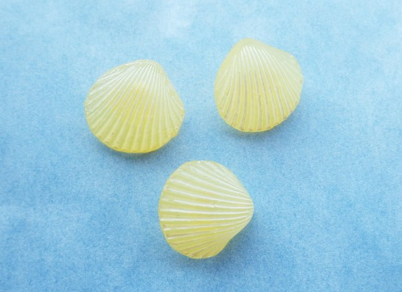(3個) 15mm 貝殻のボタン 黄色 フランス製 ＊ 半透明 イエロー 1枚目の画像