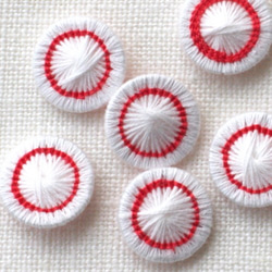 チェコの糸ボタン12mm白と赤色(4個) 3枚目の画像