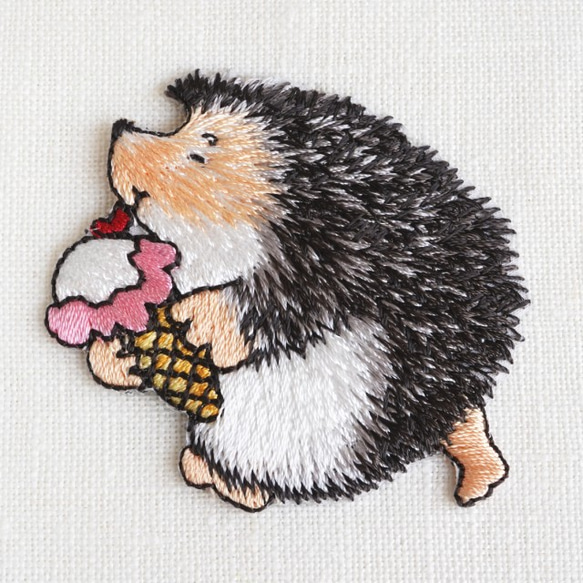 ハリネズミとアイスクリームのアップリケ 入園グッズにも♪ ワッペン  