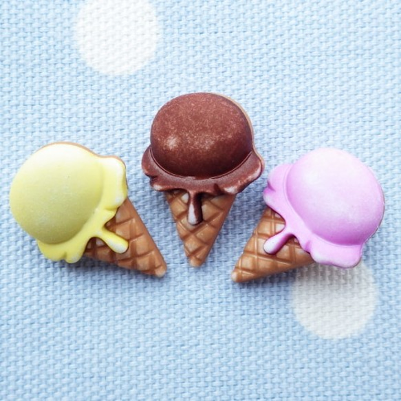 アイスクリームのボタン(2個)ストロベリー　入園入学グッズにも♪ 5枚目の画像