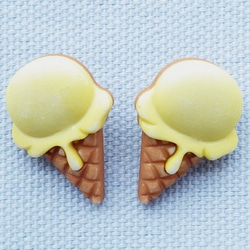 アイスクリームのボタン(2個)バニラ　入園入学グッズにも♪ 1枚目の画像