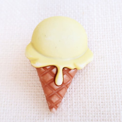 アイスクリームのボタン(2個)バニラ　入園入学グッズにも♪ 2枚目の画像