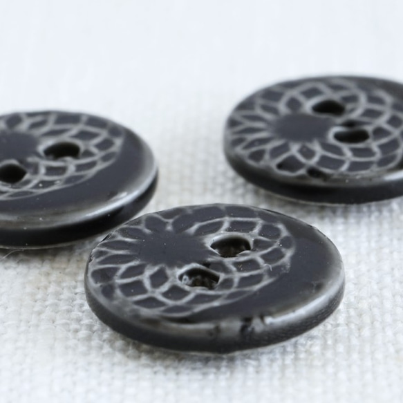 (3個) 12mm ジャポニズムボタン 黒 フランス製 ＊ 花 和風 ブラック 2枚目の画像