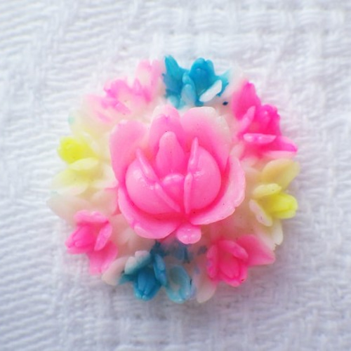 1個）日本製ヴィンテージ セルロイドカボション フラワーリース ビーズ