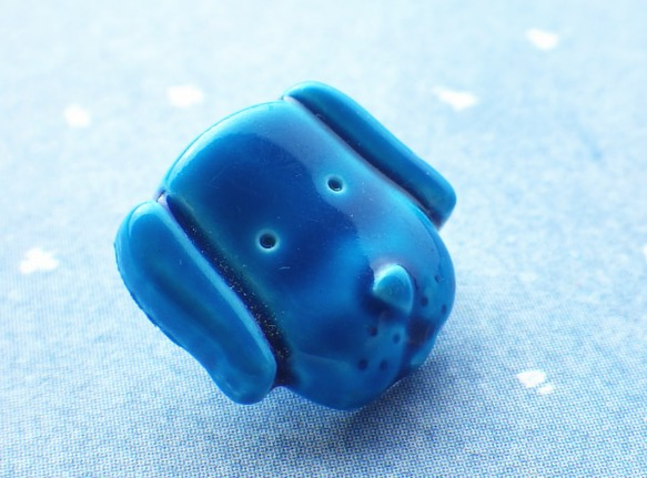 （3個）青い犬のボタン　フランス製 1枚目の画像