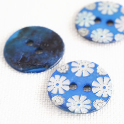 (2個) 15mm 花柄 貝ボタン ブルー フランス製＊天然素材 シェルボタン 水色 5枚目の画像