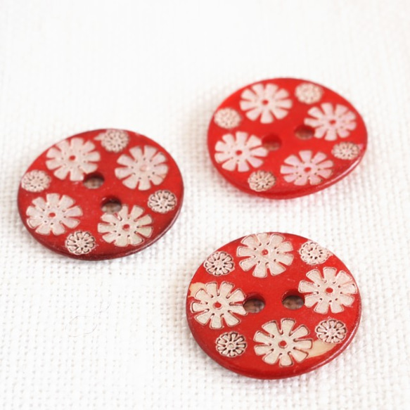 (2個) 15mm 花柄 貝ボタン 赤 フランス製＊天然素材 シェルボタン レッド 4枚目の画像