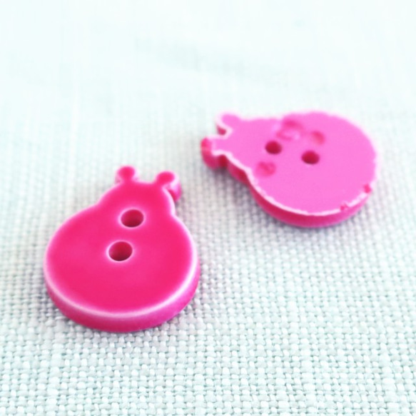 (2個) 15mm てんとう虫のボタン ピンク フランス製　＊　フューシャ　女の子服　入園 4枚目の画像
