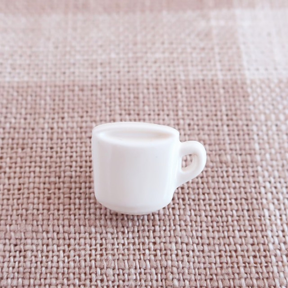 (2個) コーヒーカップのボタン(オフホワイト)　フランス製 1枚目の画像