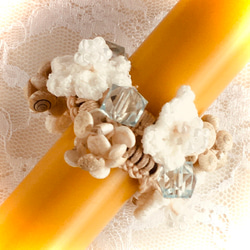 貝殻とビーズボールと花モチーフとビーズのシュシュ 2枚目の画像