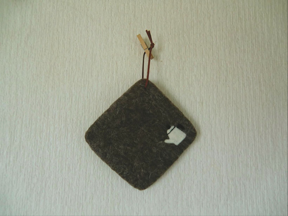 羊毛フェルト　北欧風ポットマット　茶 3枚目の画像
