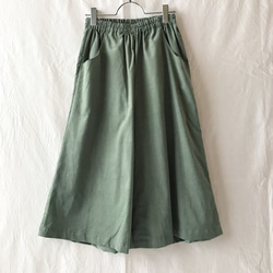 溫暖的基本薄燈芯絨長裙褲（煙熏綠色） 第1張的照片