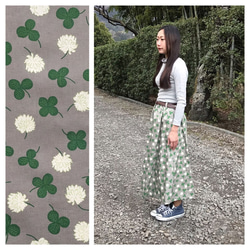 [Mucchi-san也行]一條清爽的長方形裙子（四葉草和四葉草：Greige） 第1張的照片