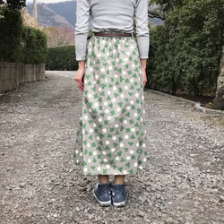 [Mucchi-san也行]一條清爽的長方形裙子（四葉草和四葉草：Greige） 第6張的照片