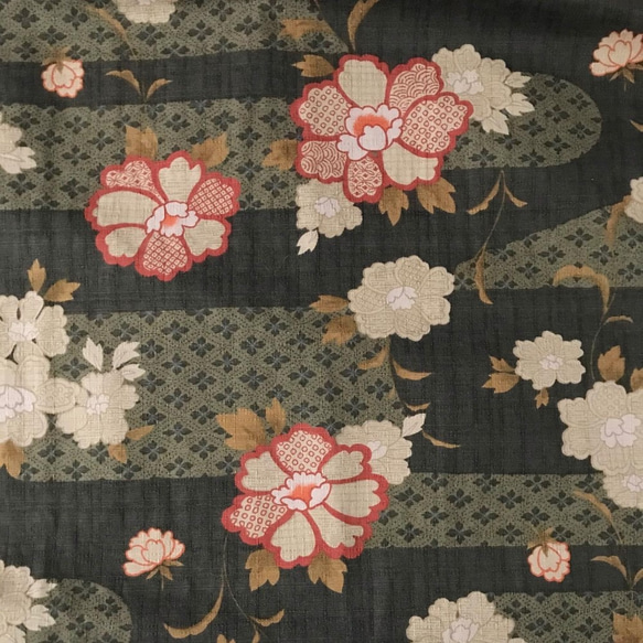 [日式]蓬鬆別緻的分層裙（流水中的花朵：綠色） 第2張的照片