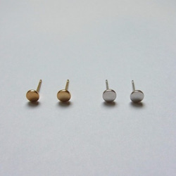 <NOVEC> SILVER DOT EARRINGS 2枚目の画像