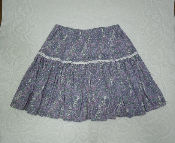 ☆お姉さんらしい紫花柄ギャザーたっぷりの2段スカート 2枚目の画像