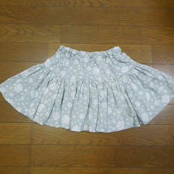 ☆グレー花柄ギャザーたっぷりの2段スカート（リメイク） 3枚目の画像