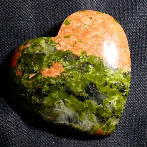 ユナカイト 超特大サイズ ⭐️ ユナカ石 緑簾石 緑泥石 オレンジ