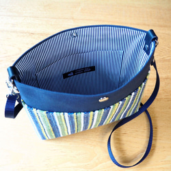 【SALE】夏のブライトカラー手織り布のサコッシュL（ブルー） 3枚目の画像
