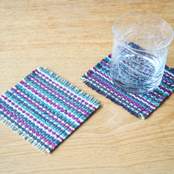 【送料無料】マルチカラー手織り布のコースター2枚組（E） 2枚目の画像
