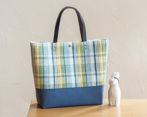 [SALE] 手工編織的方形手提袋，夏季格紋（藍色） 第1張的照片